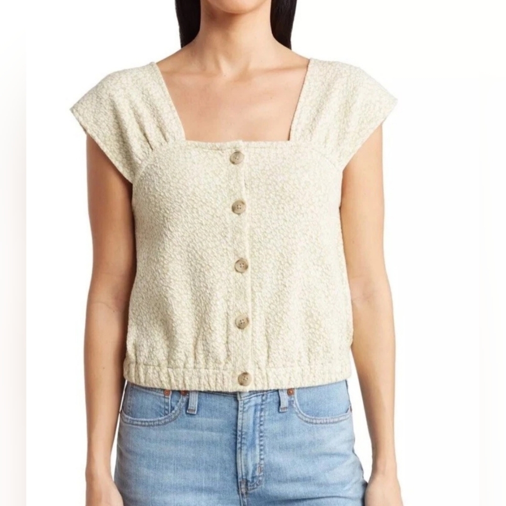 Floral Jacquard Button Front Tank Top in Faded Seaglass‎